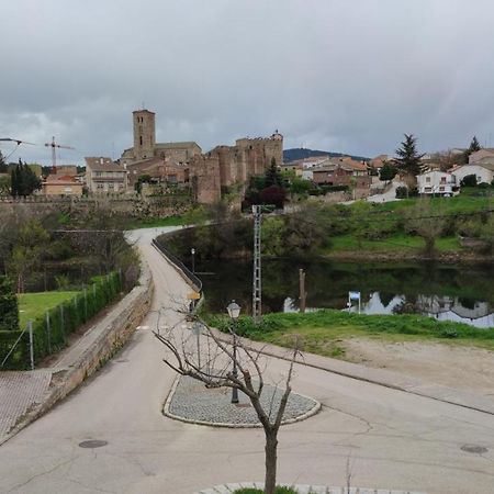 ブイトラゴ・デル・ロソヤPuente Viejo De Buitrago Casa Enebroアパートメント エクステリア 写真